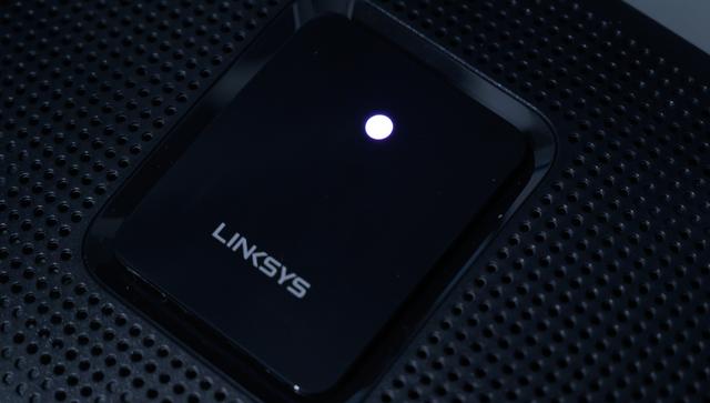 LINKSYS-MR8300路由器能组网能电竞，解决产品过多连接网络的难题