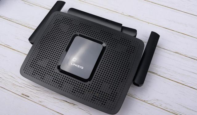 LINKSYS-MR8300路由器能组网能电竞，解决产品过多连接网络的难题