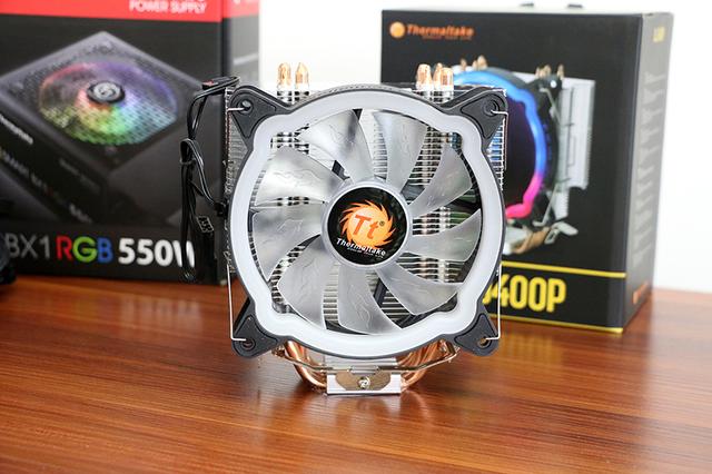 全金属机身设计，钢化侧透内部空间充足，显卡可横竖放置