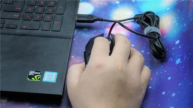 达尔优牧马人5代游戏鼠标评测：10800DPI采样率助你轻松carry