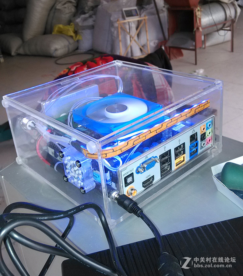 巴掌大有机玻璃小箱简单改造HTPC简介