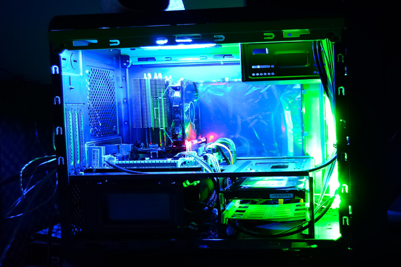 先马碳立方装机好逼格！