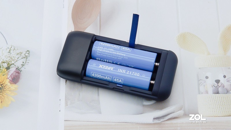 双向双快充XTAR爱克斯达PB2S 充电宝体验