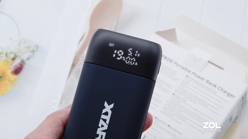 双向双快充XTAR爱克斯达PB2S 充电宝体验