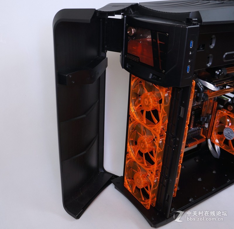 #我叫王小白⑥#  经典乌鸦4机箱MOD全水冷爆改