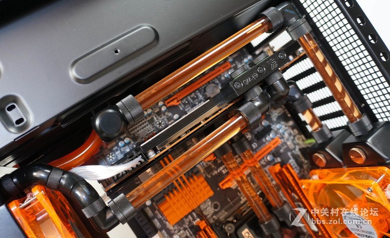 #我叫王小白⑥#  经典乌鸦4机箱MOD全水冷爆改