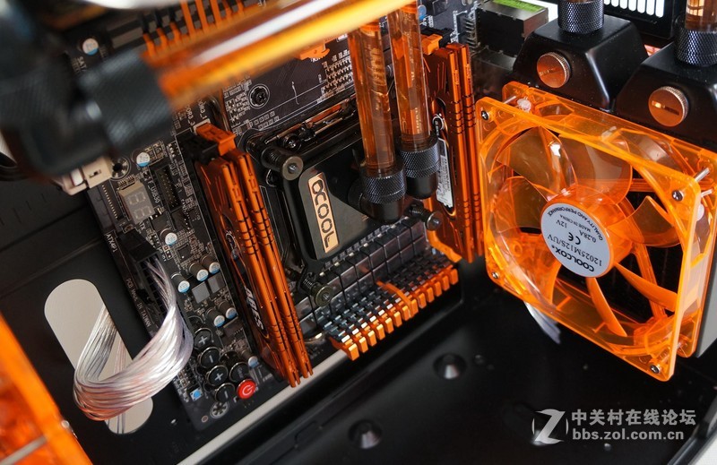 #我叫王小白⑥#  经典乌鸦4机箱MOD全水冷爆改