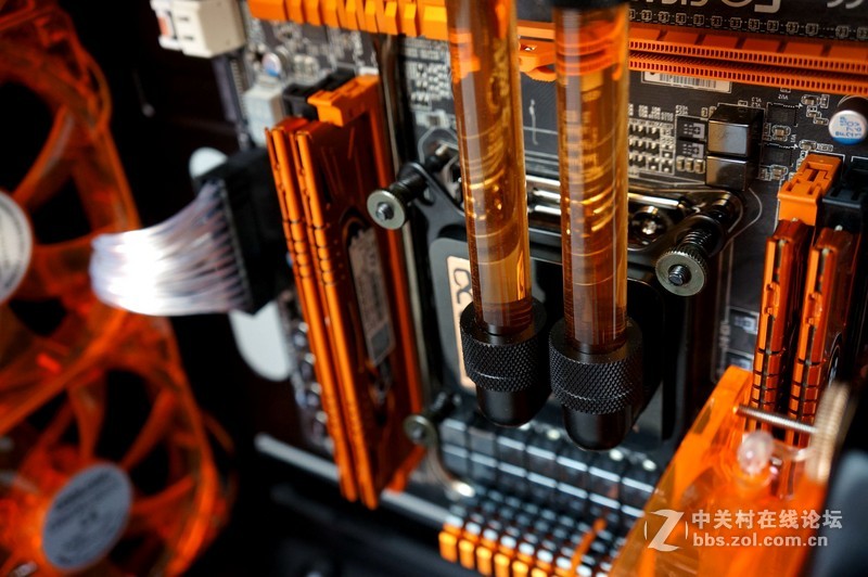 #我叫王小白⑥#  经典乌鸦4机箱MOD全水冷爆改