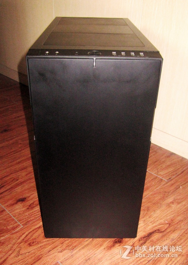 北欧古典设计美学与电脑机箱的完美融合——Fractal Design Define R5解析[原创]