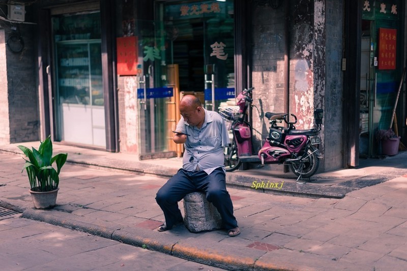 嘴唇也是可以操作手机的，命运并非不能战胜。