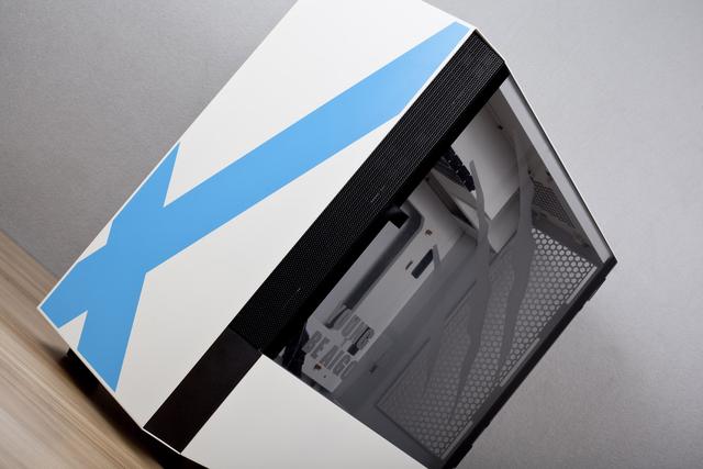 300元左右机箱应怎选？颜值与做工兼备爱国者破晓X元素版体验