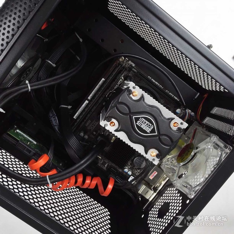 过节给机箱清清灰 秀秀我的Tt V1小钢炮