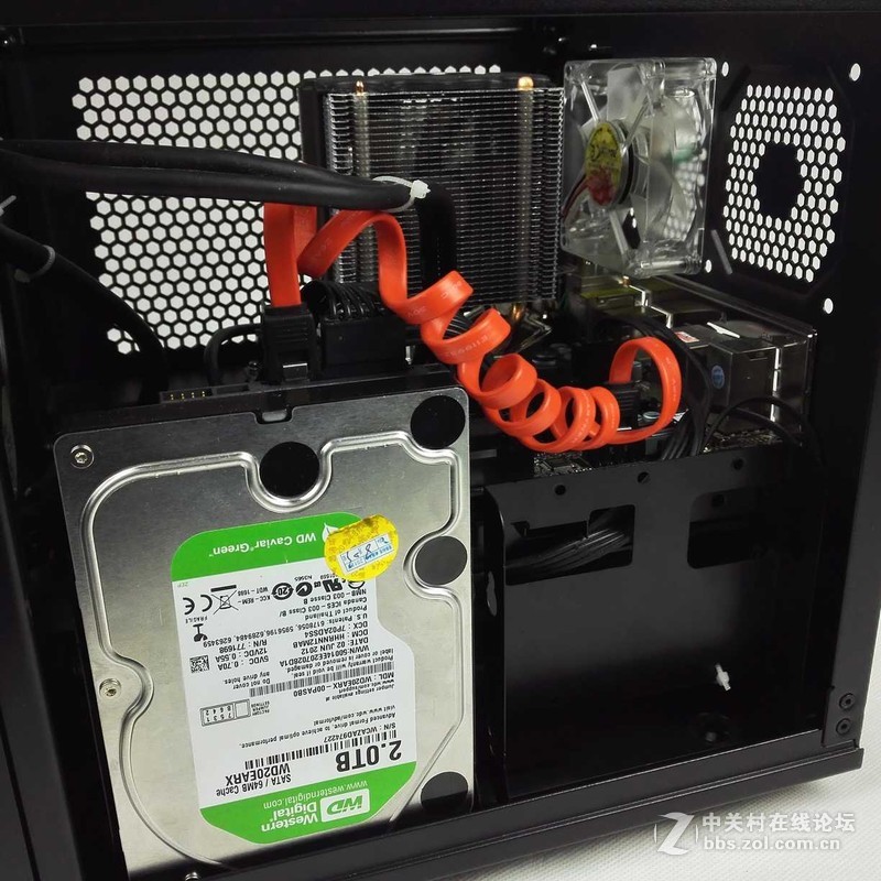 过节给机箱清清灰 秀秀我的Tt V1小钢炮