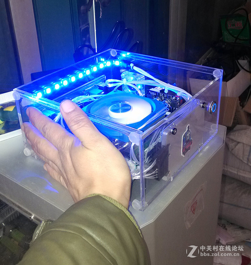 巴掌大有机玻璃小箱简单改造HTPC简介