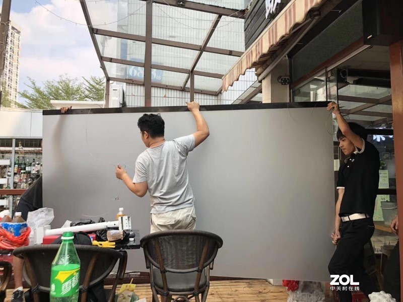 QBIUS光子屏不小心装反面，却打开了新彩蛋，黑科技太强大