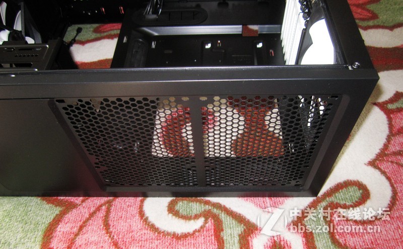 北欧古典设计美学与电脑机箱的完美融合——Fractal Design Define R5解析[原创]