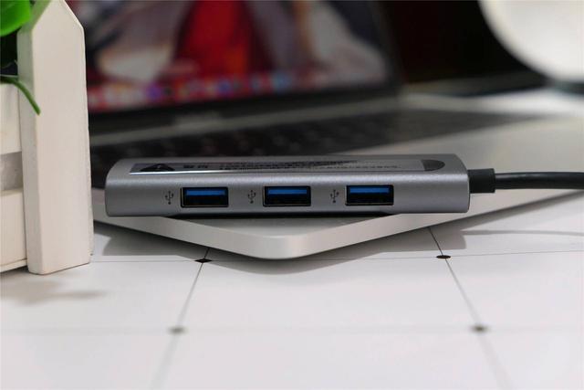 轻薄本败于接口太少？RAVPOWER 七合一扩展坞：你说啥？