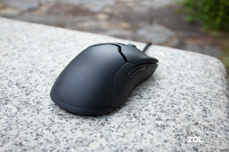 超轻的顶级鼠标体验：Razer Viper毒蝰电竞鼠标