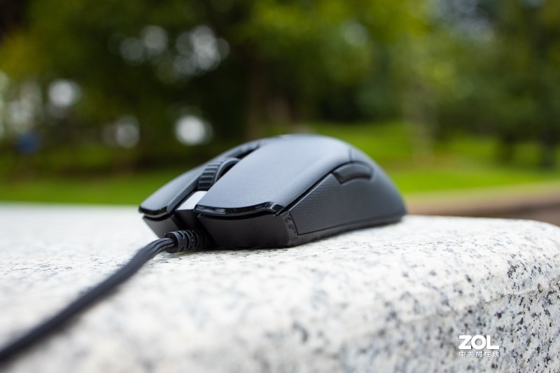 超轻的顶级鼠标体验：Razer Viper毒蝰电竞鼠标