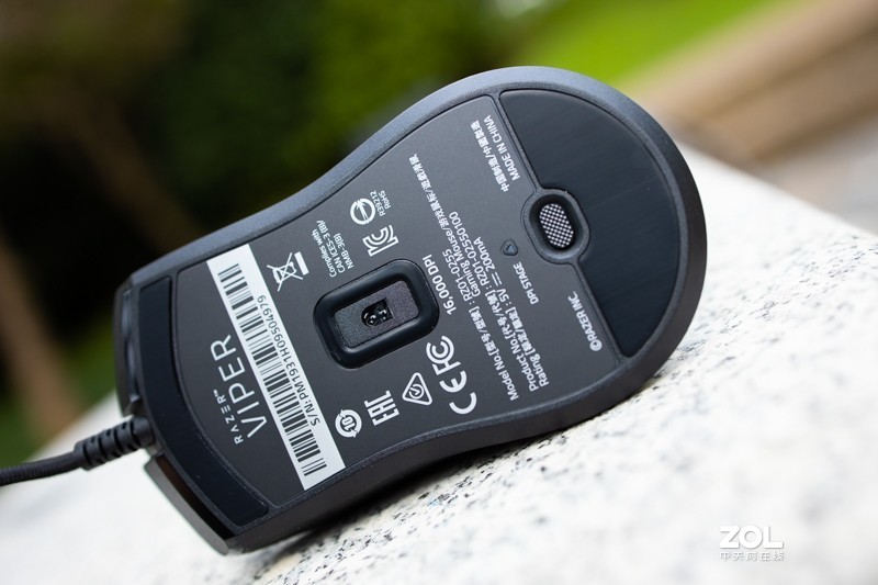 超轻的顶级鼠标体验：Razer Viper毒蝰电竞鼠标