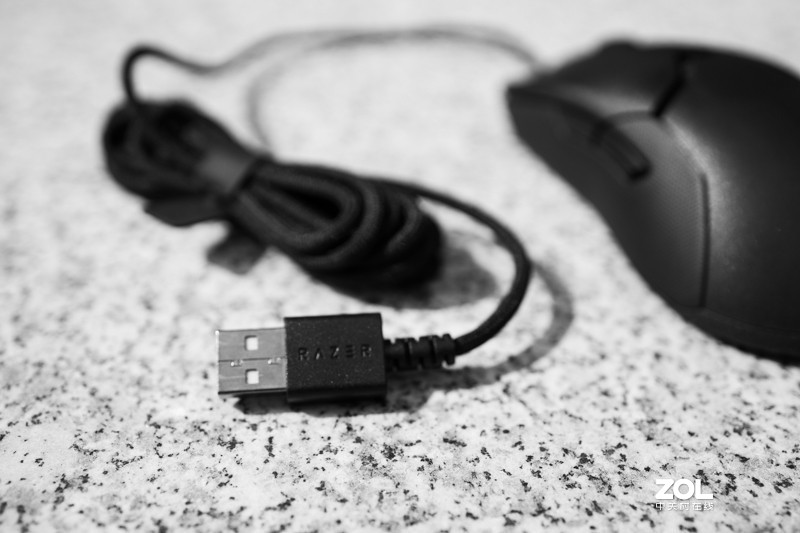 超轻的顶级鼠标体验：Razer Viper毒蝰电竞鼠标