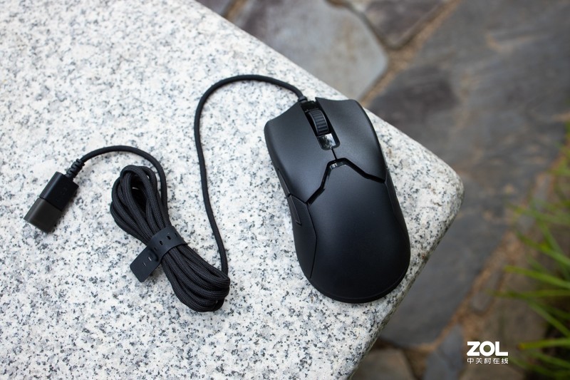 超轻的顶级鼠标体验：Razer Viper毒蝰电竞鼠标