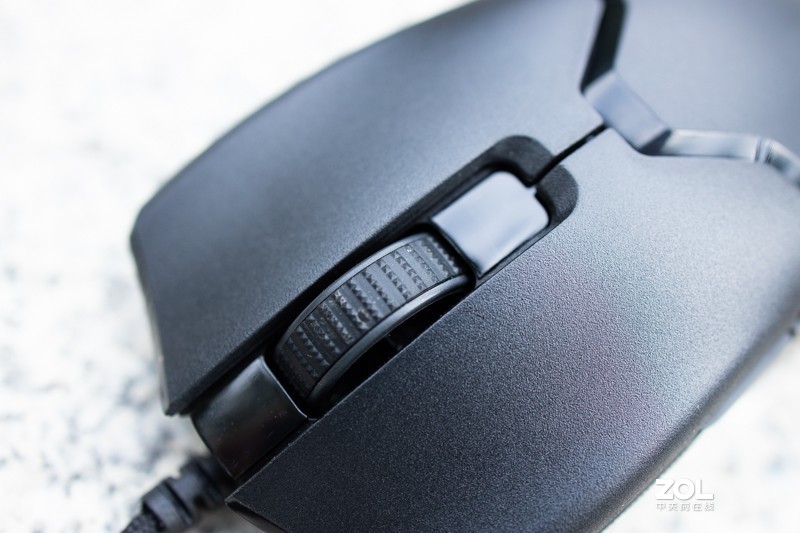 超轻的顶级鼠标体验：Razer Viper毒蝰电竞鼠标