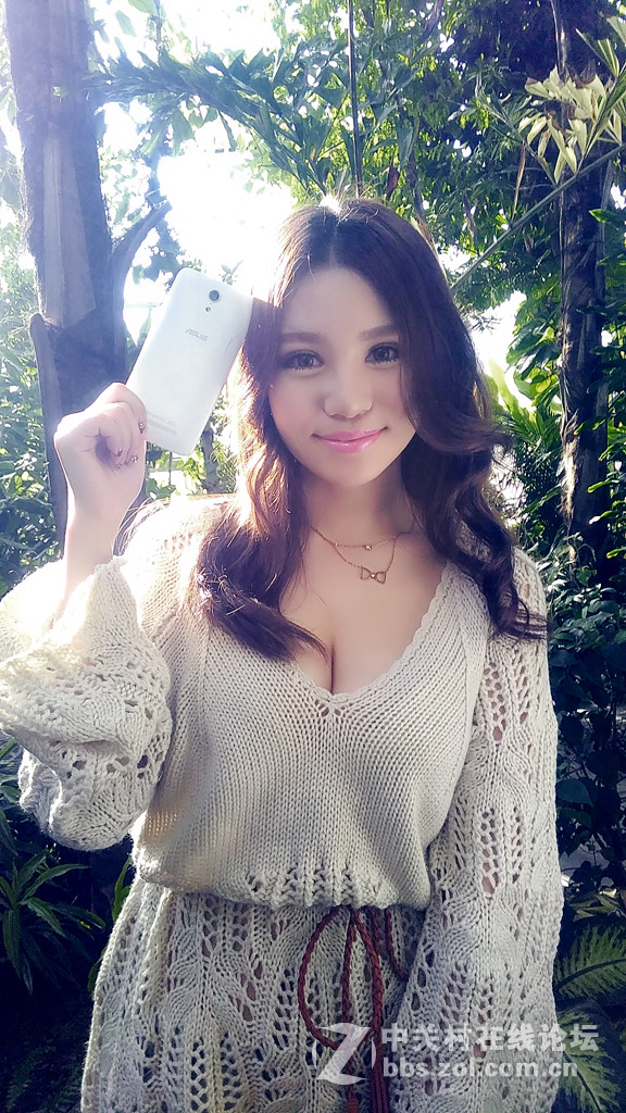 #冬日密语，日系私拍# 丹唇逐笑开，日照石榴裙