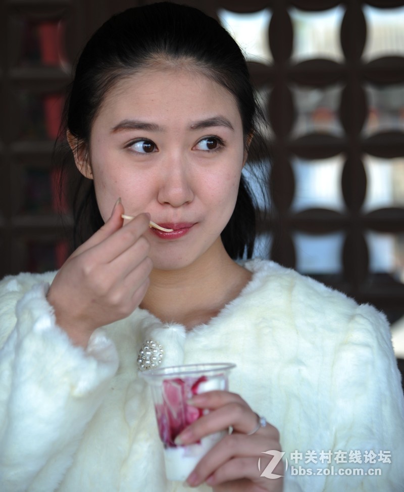 D700  24-120情人节，扫街，抓拍的几个美女和人像