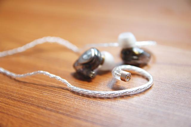 有颜值，亦有细腻之声，兴戈 洛神EM2耳机体验