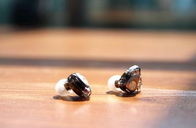 有颜值，亦有细腻之声，兴戈 洛神EM2耳机体验