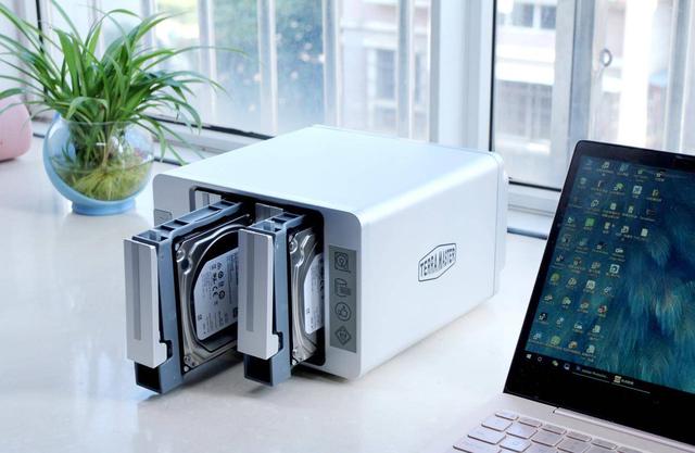 何必折腾黑群晖，铁威马NAS功能更丰富！