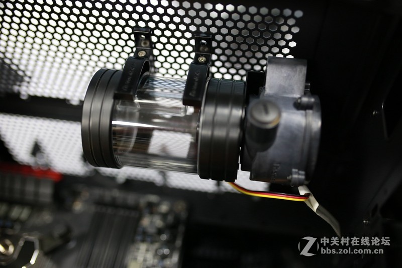 小机箱能大做文章，Tt V21安装水冷系统！~