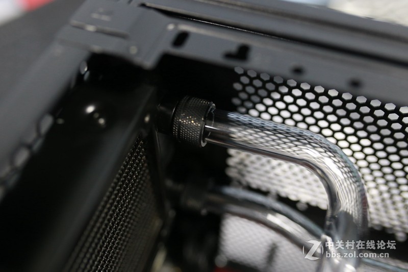 小机箱能大做文章，Tt V21安装水冷系统！~