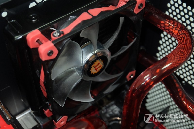 小机箱能大做文章，Tt V21安装水冷系统！~