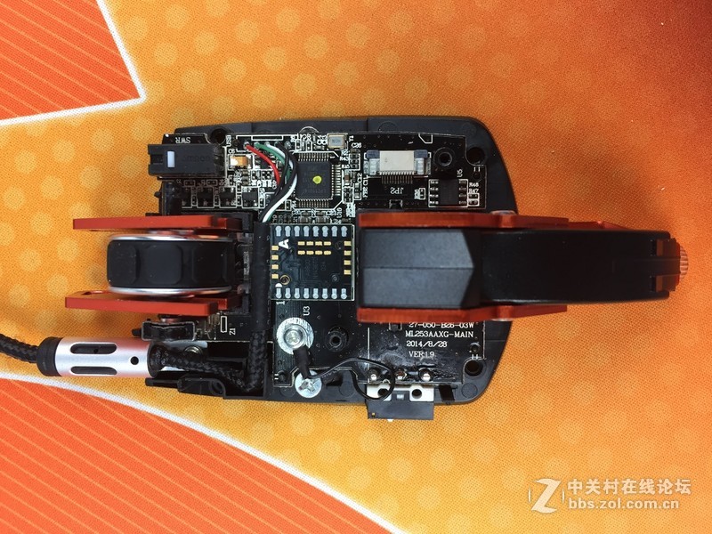 国外品牌也有性价比！骨伽700M电竞鼠标拆解