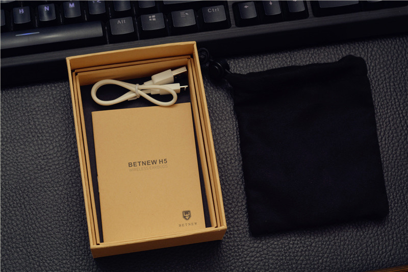 无损音乐的黄金搭档，八头牛蓝牙耳机手环播放组合体验