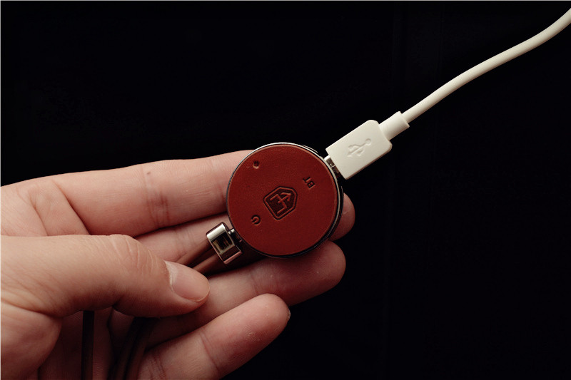 无损音乐的黄金搭档，八头牛蓝牙耳机手环播放组合体验