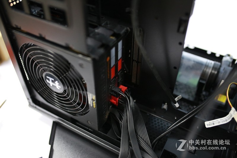 小机箱能大做文章，Tt V21安装水冷系统！~