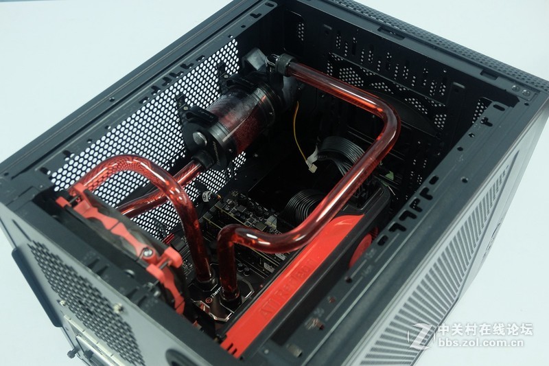小机箱能大做文章，Tt V21安装水冷系统！~