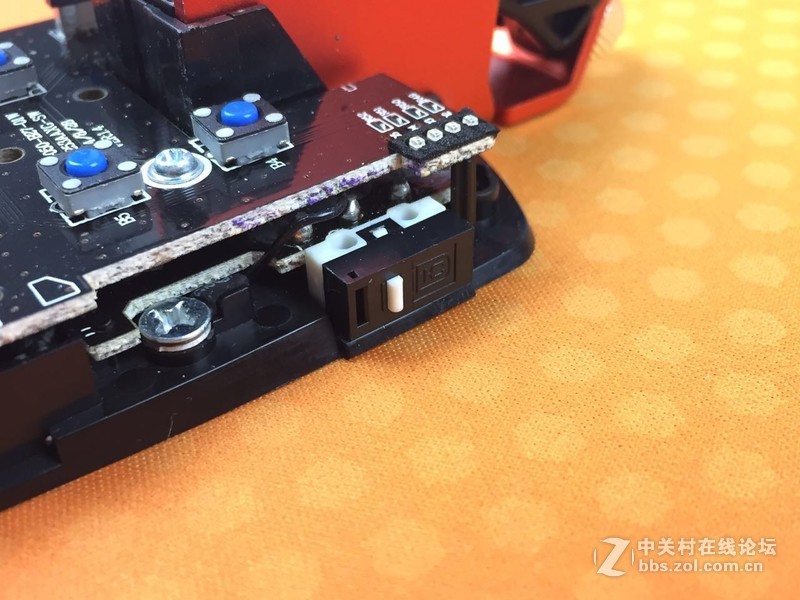 国外品牌也有性价比！骨伽700M电竞鼠标拆解