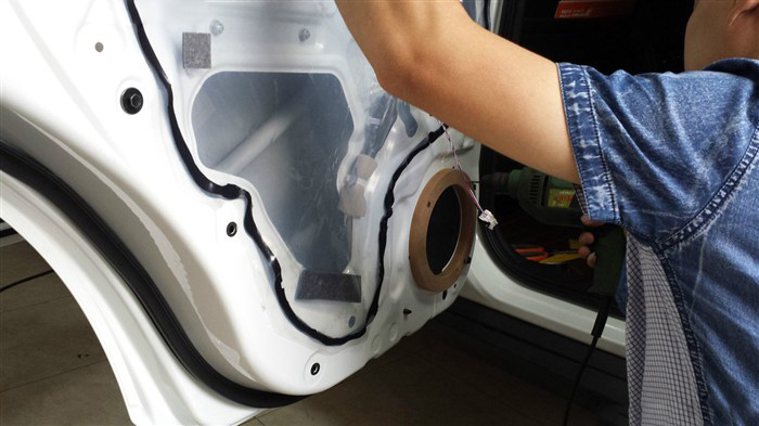 奇骏改装，安装车联网后视镜凌度A608、音响、前后护杠！