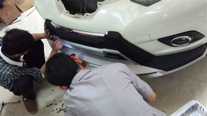 奇骏改装，安装车联网后视镜凌度A608、音响、前后护杠！