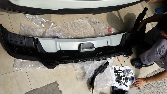 奇骏改装，安装车联网后视镜凌度A608、音响、前后护杠！