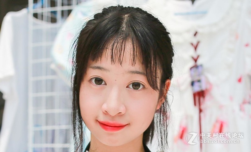 求各位老司机看看是不是机身跑焦了，拍出来的细节很模糊的感觉……