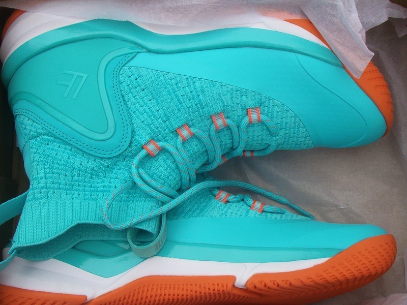 青春飞扬 之 FREETIE 驭空篮球鞋