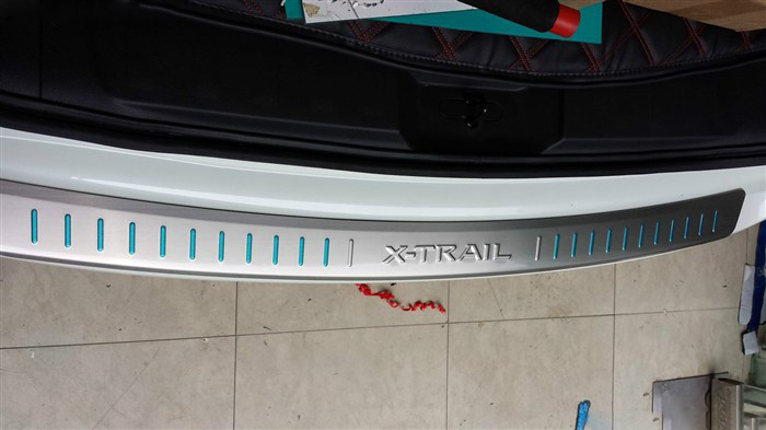 奇骏改装，安装车联网后视镜凌度A608、音响、前后护杠！