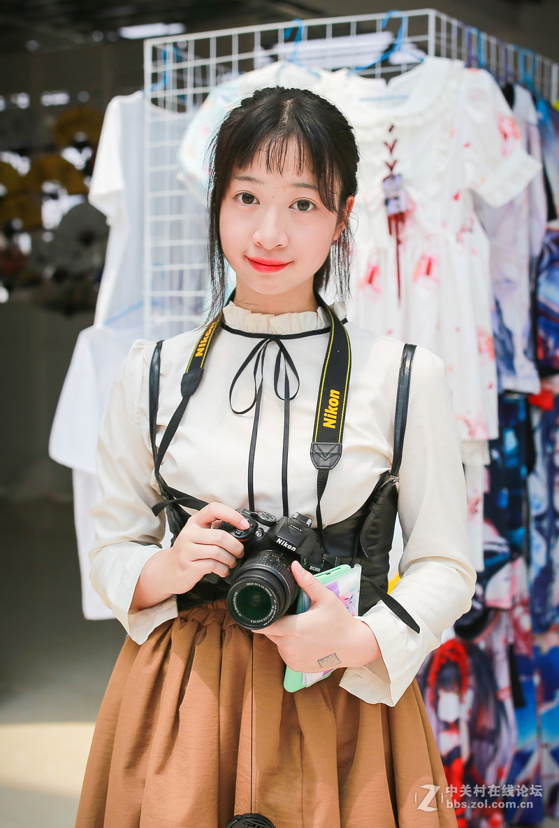 求各位老司机看看是不是机身跑焦了，拍出来的细节很模糊的感觉……