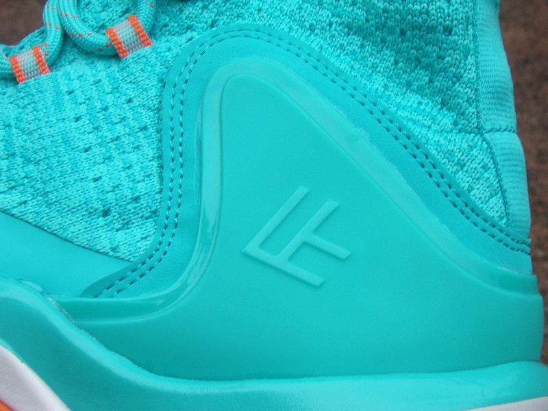 青春飞扬 之 FREETIE 驭空篮球鞋