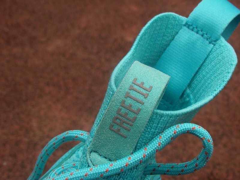 青春飞扬 之 FREETIE 驭空篮球鞋